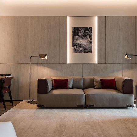 Fendi Private Suites - Small Luxury Hotels Of The World Rome Bagian luar foto