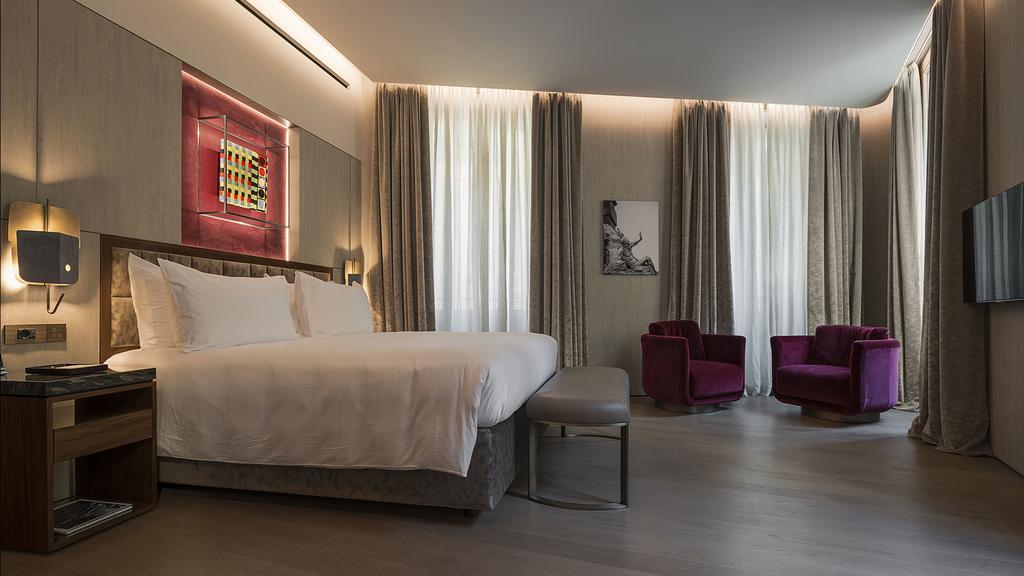 Fendi Private Suites - Small Luxury Hotels Of The World Rome Bagian luar foto