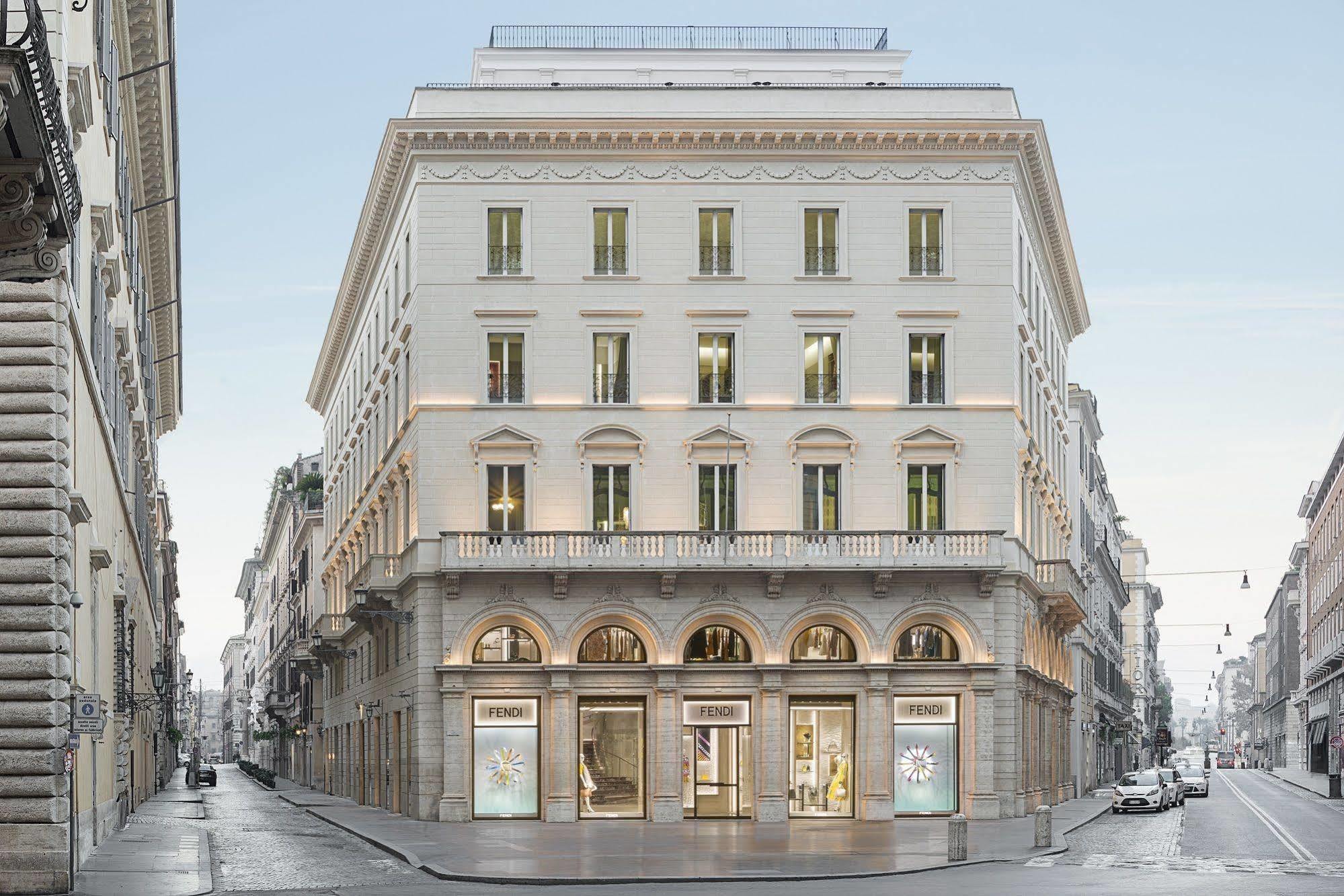 Fendi Private Suites - Small Luxury Hotels Of The World Rome Bagian luar foto